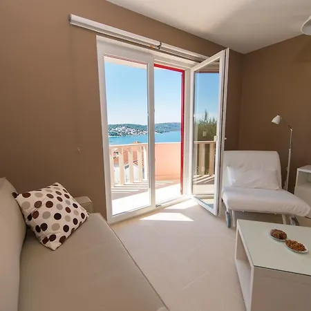 Gazebo Apartment *